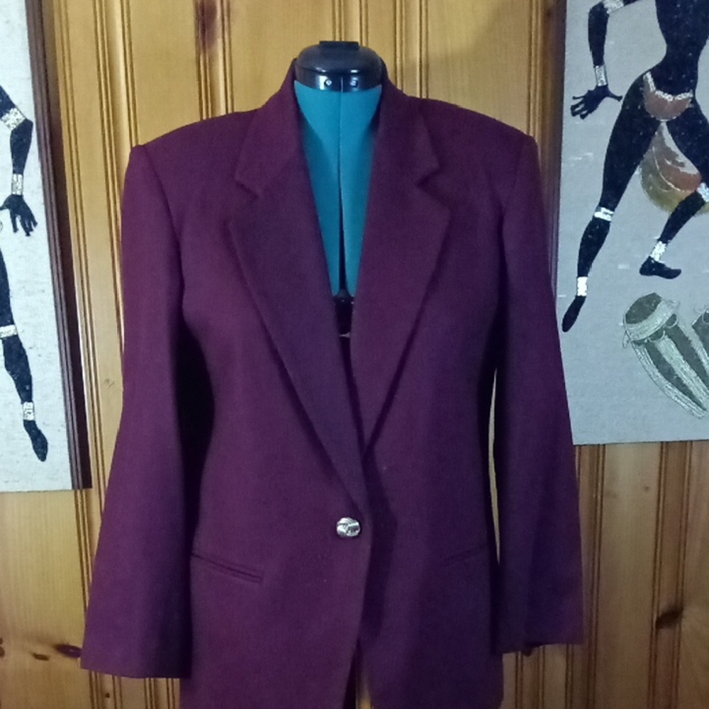 Chic Maroon Women's Blazer